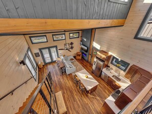 TV, fireplace, video games, offices - Beautiful New 2 Level Build I Hot Tub I Fireplace I Game Room I Fire🔥pit (Sevierville)