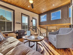 Interior - Stunning New 2 Level Build I Hot🛁Tub I Game Room I Fire Pit (Sevierville)