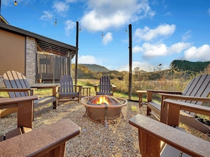 Property grounds - Fab New 2 Level Build I Fire🔥Pit I Private Hot Tub I Game Room (Sevierville)