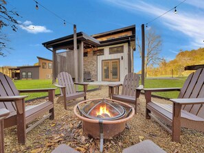 Property grounds - New 2 Level Retreat I Fire🔥 Pit I Hot Tub I Game Room I Great Location (Sevierville)