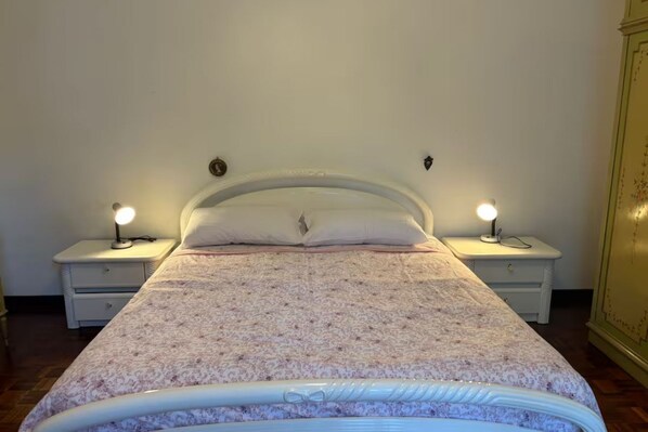 Iron/ironing board - Apartment with terrace at Lido, near sea and vaporetto (Venezia)