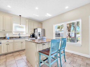 Fridge, microwave, oven, stovetop - 🏖️Walk to Beach | Private Pool | 2 Palms B🏖️ (Panama City Beach)