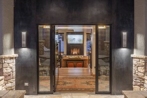 Lobby - Luxury Home with Easy Ski Access, Hot Tub, Private Guest House (Mountain Village)