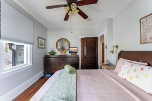 3 Schlafzimmer, Schreibtisch, Bügeleisen/Bügelbrett, Internetzugang