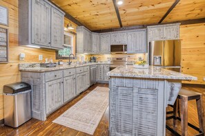 Fridge, microwave, oven, dishwasher - Luxury Cabin-4 King BR + Bunk-Hot Tub & Fireplaces (Mineral Bluff)