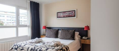 مكواة/لوح كي وواي فاي وملاءات أسرّة