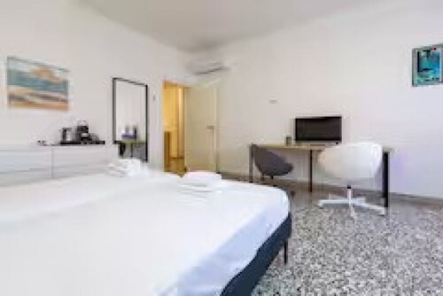 Double room in Mestre, near Venice, Wi-Fi and self check-in