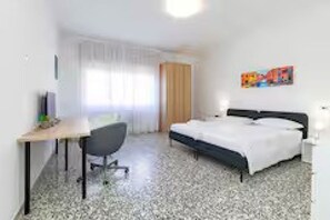 Unclassified image, 2 of 6, button - Double room in Mestre, near Venice, Wi-Fi and self check-in (venezia)