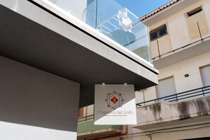 Exterior detail - Room 'Camera 2 - P2' with Balcony, Wi-Fi, and Air Conditioning (Balestrate)