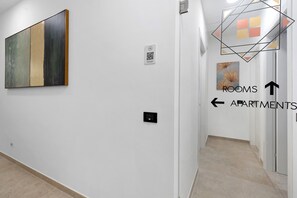 Interior - Room 'Camera 2 - P2' with Balcony, Wi-Fi, and Air Conditioning (Balestrate)