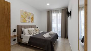 Desk, WiFi, bed sheets, wheelchair access