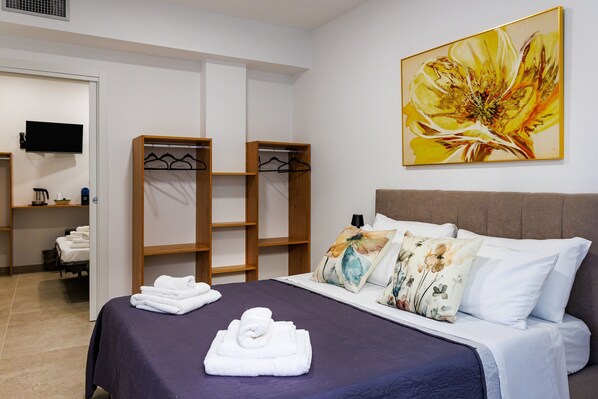 Room - Room 'Camera 3 - P1 Con Accesso Disabili' with Balcony, Wi-Fi and Air Conditioning (Balestrate)