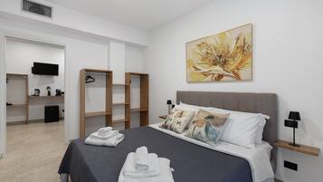 Escritorio, wifi, ropa de cama y acceso para silla de ruedas