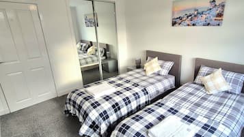 2 soverom, strykejern/-brett, wi-fi (inkludert) og sengetøy