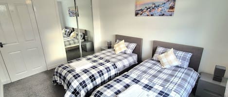 Bügeleisen/Bügelbrett, kostenloses WLAN, Bettwäsche