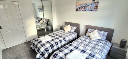 2 bedroom Stirling apartment with free parking