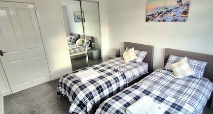 2 bedroom Stirling apartment with free parking