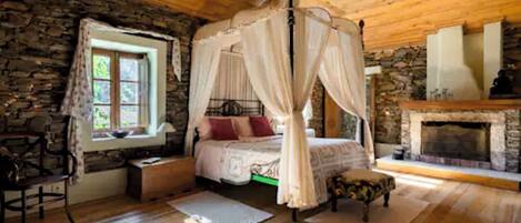 3 bedrooms, iron/ironing board, travel crib, free WiFi