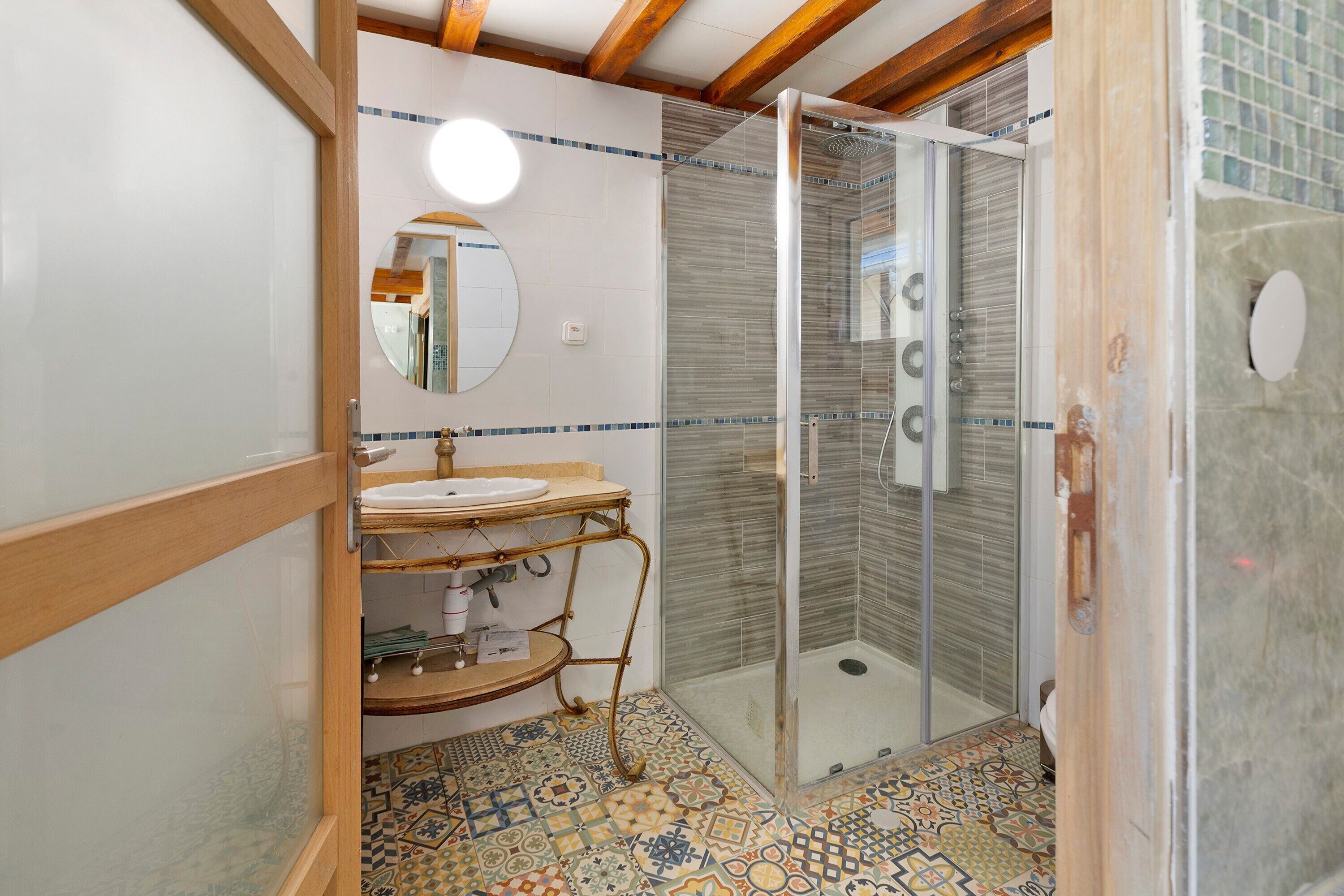 Shower, towels