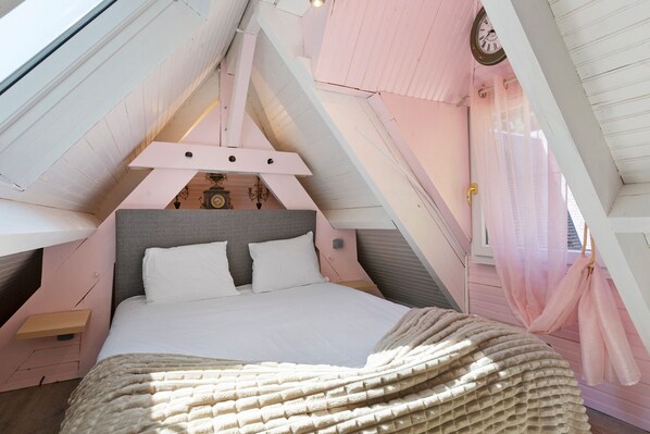 WiFi, bed sheets - Bed and Breakfast 'Annexe' with Shared Pool, Wi-Fi and Air Conditioning (Lieurey)