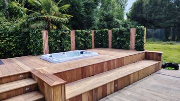 Outdoor spabad