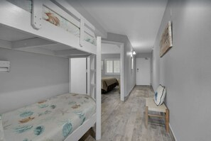 1 bedroom, WiFi, bed sheets, wheelchair access - Phenomenal Views! Beachfront! Come relax at the Beach! Unit 26- Sleeps 6 (Pensacola)