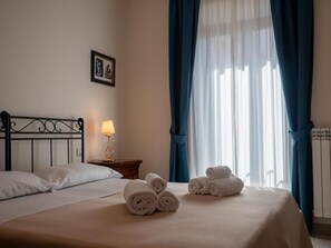 Deluxe Double Room, City View | Blackout curtains, soundproofing, iron/ironing board, free WiFi - Palazzo dei Pavoni Relais di Charme (L'Aquila)