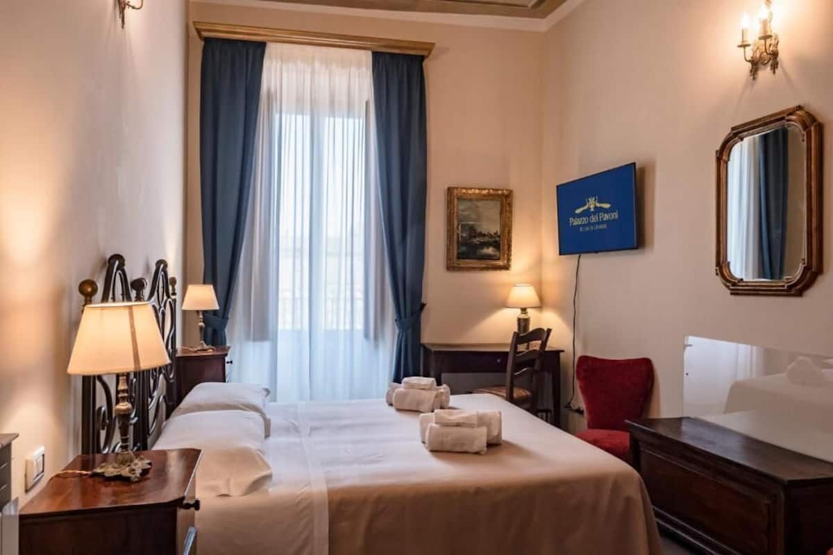 Blackout curtains, soundproofing, iron/ironing board, free WiFi