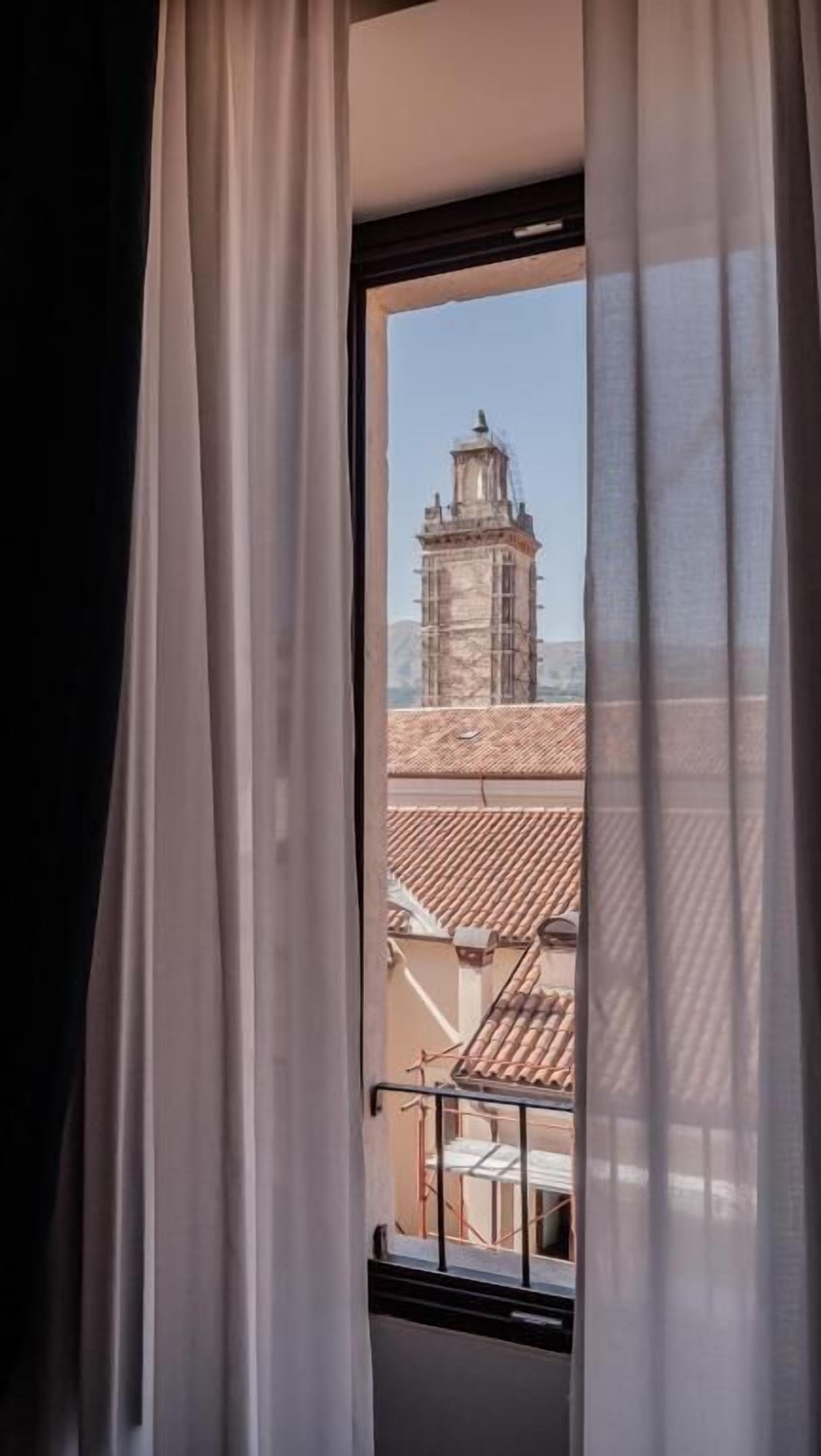 Luxury-Suite, Balkon, Stadtblick | Innenbereich