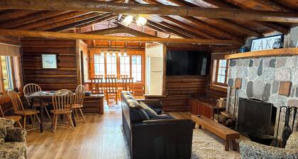 LogginOut Cottage 3-bedroom cottage in tranquil Au Gres with lots of sandy beach