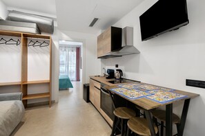 Fridge, oven, stovetop, coffee/tea maker - Apartment 'Mini - P1' with Balcony, Wi-Fi and Air Conditioning (Balestrate)