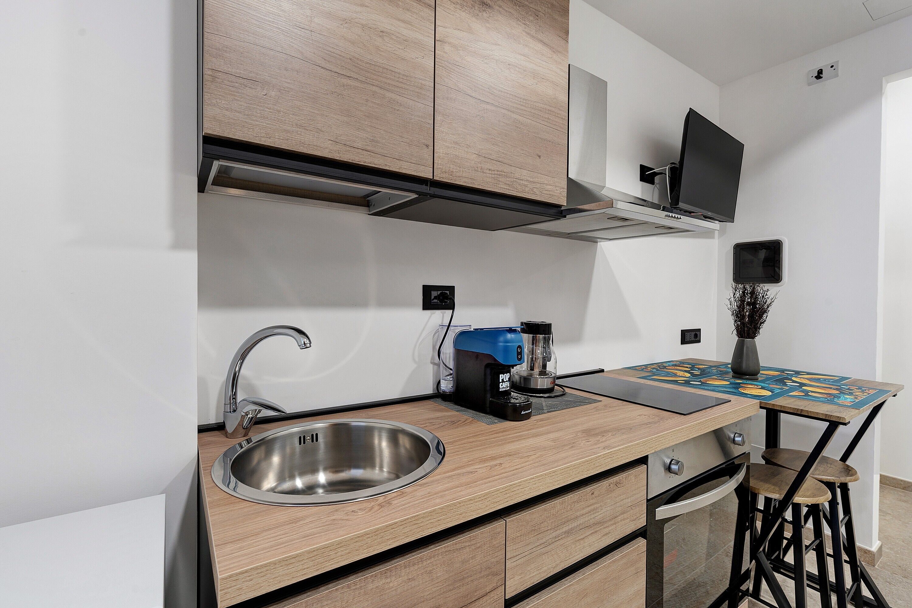 雪櫃、焗爐、爐具、咖啡機/沖茶器