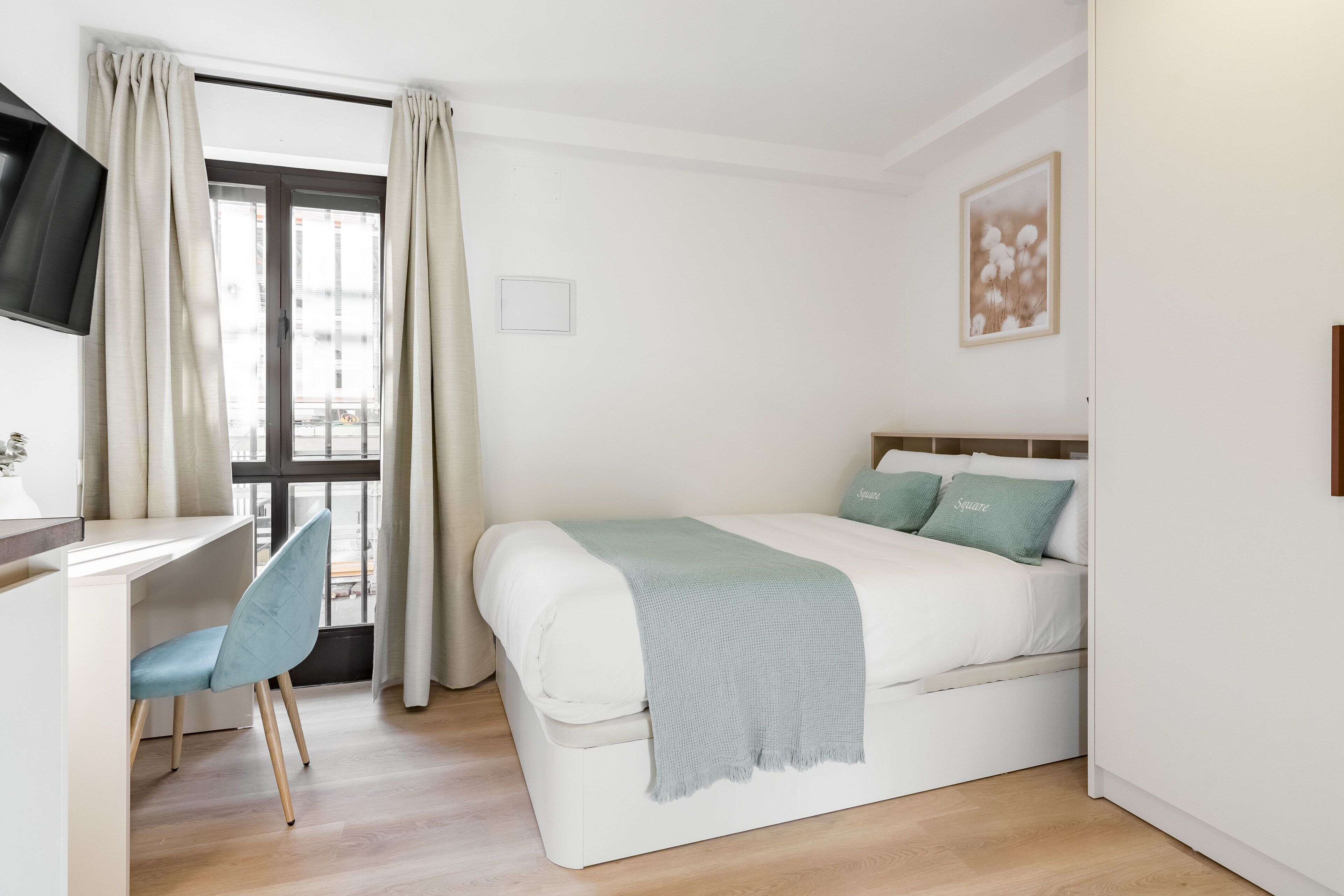 Quarto casal superior | Ferros/tábuas de passar roupa, Wi-Fi de cortesia