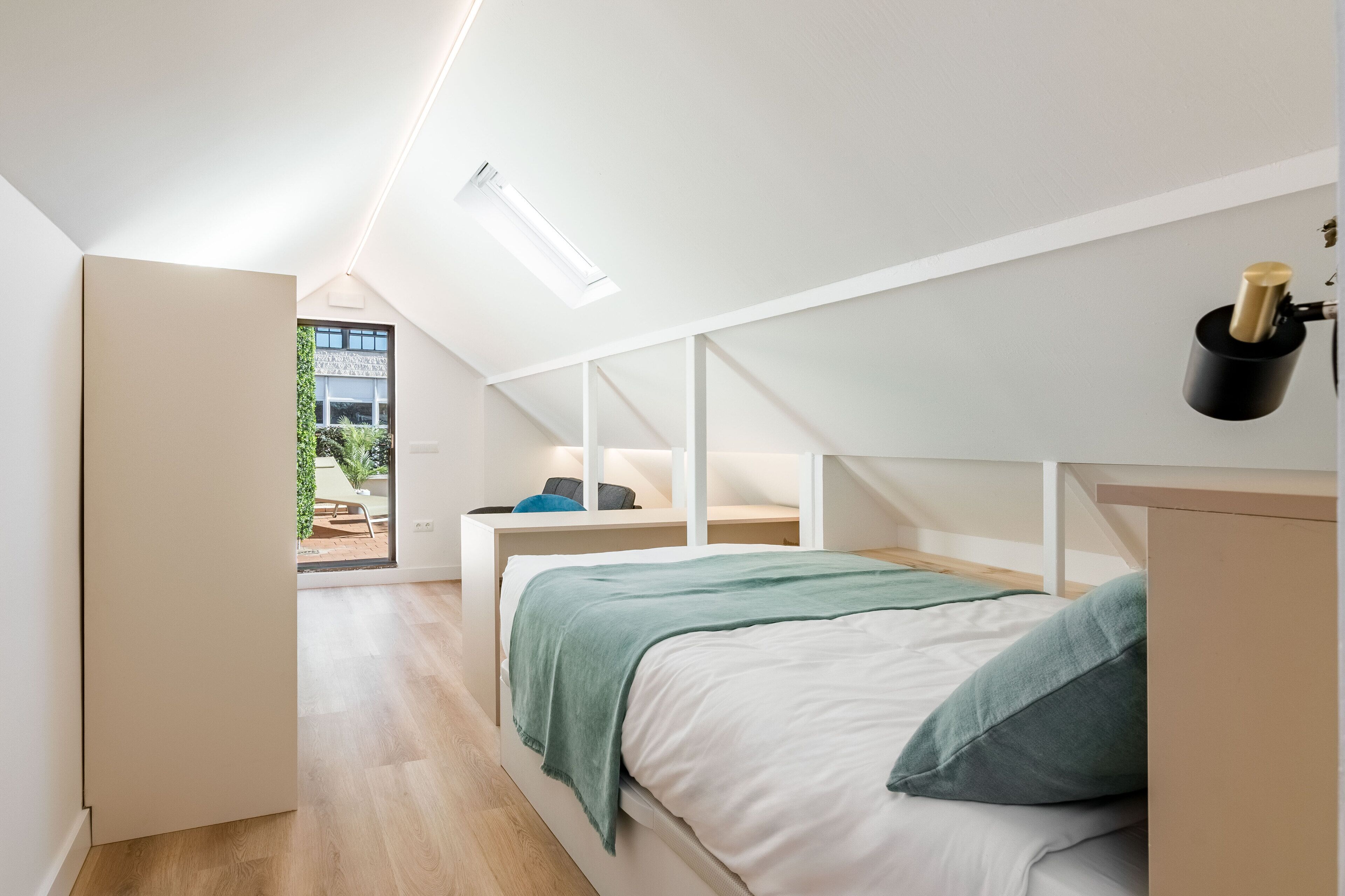 Quarto solteiro luxo | Ferros/tábuas de passar roupa, Wi-Fi de cortesia