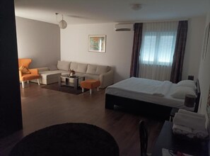 Maison (Superior Double Room with extra bed) | 23 chambres