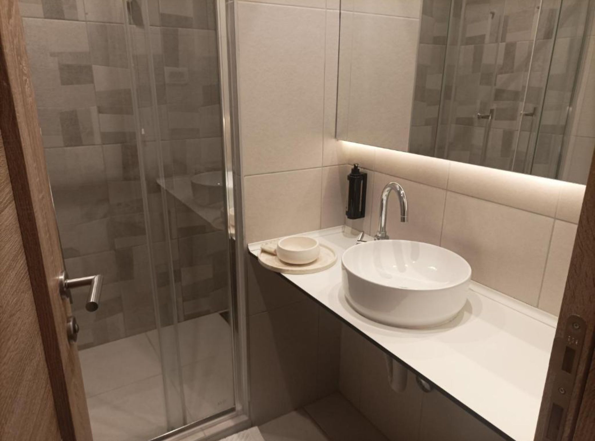 House (Triple room) | Bathroom | Shower, towels