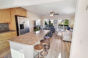 Interior - Remodeled 2 Bedroom Canal Front Condo Sandpiper Cove Resort Unit 3105 in Destin, FL (Destin)