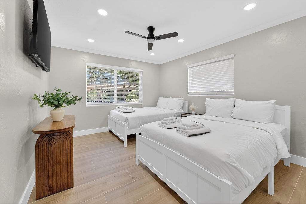 Iron/ironing board, travel cot, WiFi, bed sheets