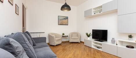 Departamento | Área de sala de estar | Televisión de 40 pulgadas con canales digitales