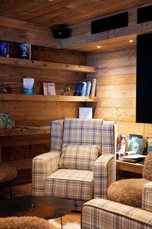Reception - Le Mallet Courmayer by Halldis (Courmayeur)