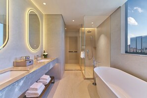 Bathroom - Hyatt Place Shenzhen Longgang (Shenzhen)