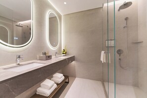 ルーム シングルベッド 2 台 | バスルーム