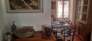 Dining - A delightful little village home (Ramatuelle)