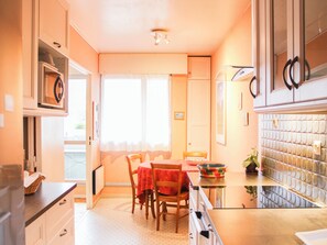 Coffee/tea maker, fridge, microwave, oven - Bright apartment near Nation, ideal stay (Paris)