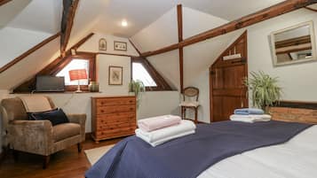 2 bedrooms, individually decorated, individually furnished, free WiFi