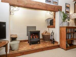 Interior - Magpie Cottage (Worcester)
