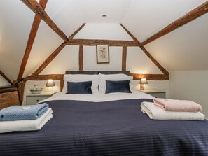 2 bedrooms, individually decorated, individually furnished, free WiFi - Magpie Cottage (Worcester)