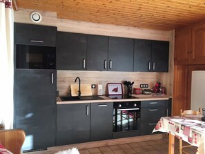 Fridge, microwave, oven, dishwasher - Peaceful stay in Gérardmer, close to activities (Gérardmer)