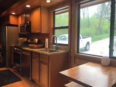 Cabin on Lake 75 Acre Lake: Couples Get Away or Fun Family Vacation