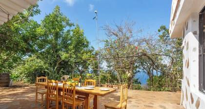 Ursula's Cozy Retreat in Santa Ursula